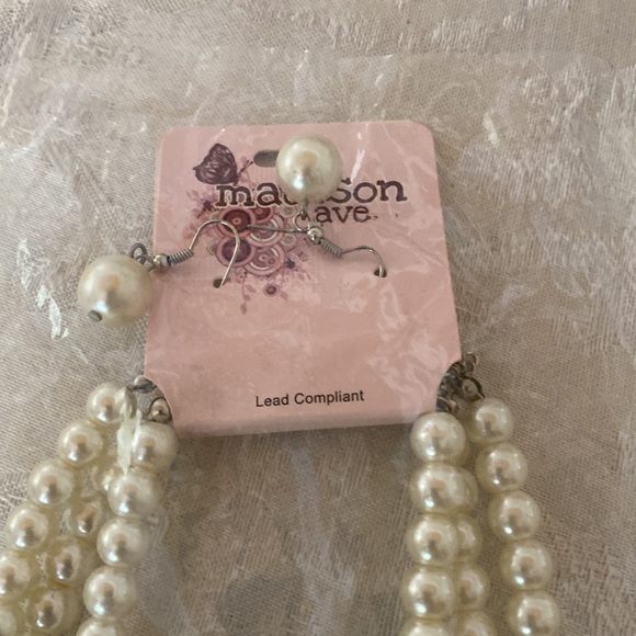 Necklace with stones and pearls. - Picture 3 of 7